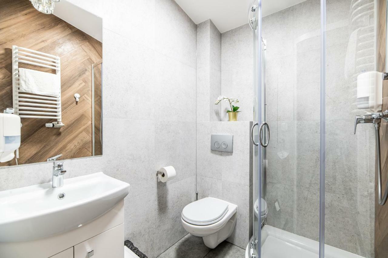 Lubomirskiego 23 Residence - Great Location, 10 Min To Main Square By Foot, Right Next To Main Rail And Bus Station Cracovia Exterior foto
